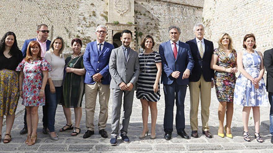 Los alcaldes de las ciudades Patrimonio de la Humanidad de España posaron ayer ante el Portal de ses Taules.