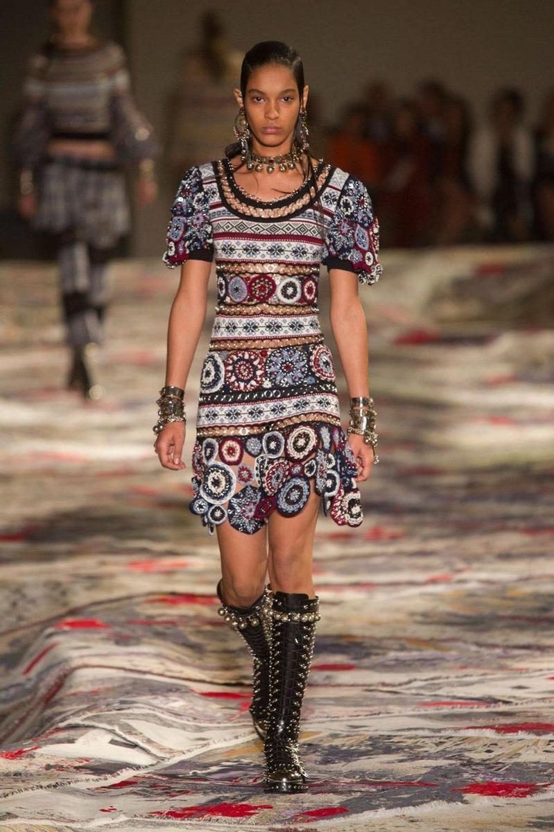 PFW P/V17: Alexander McQueen