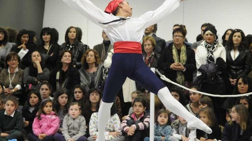 Escuela de danza, en su inauguración en 2011 en Perillo.