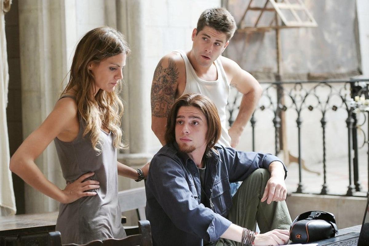 Amaia Salamanca, Luis Fernández y Óscar Sinela