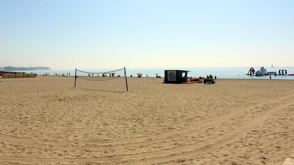 Foto de archivo de una playa de Estepona (Málaga).