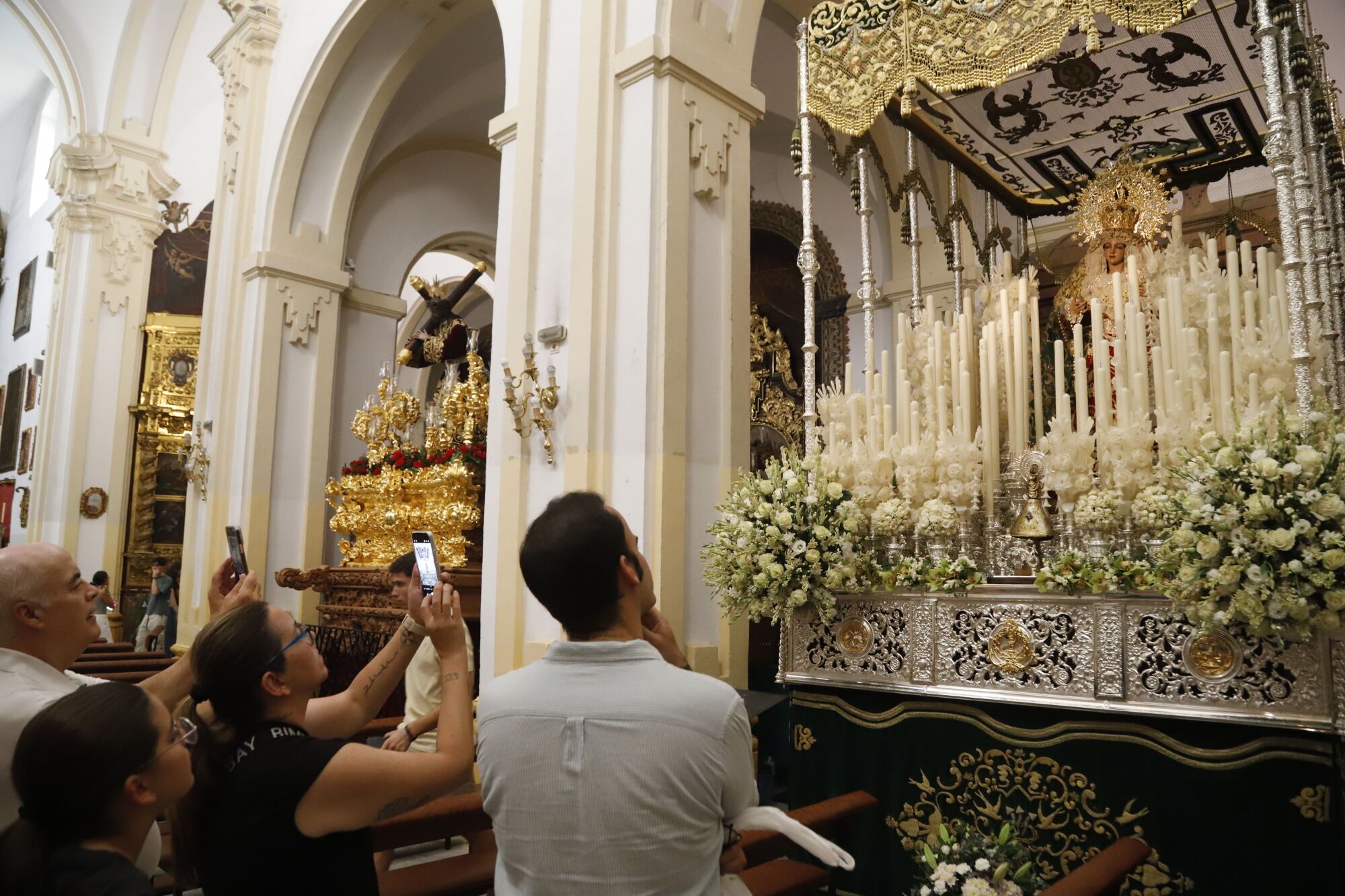 Córdoba  Previa y preparativos del Magno Vía Crucis Iglesia de San Andrés