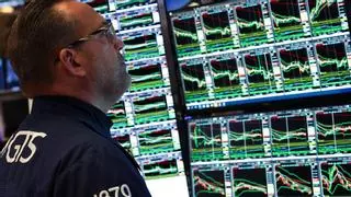 Wall Street continúa con su mala racha tras el aumento de los aranceles a China del 104%