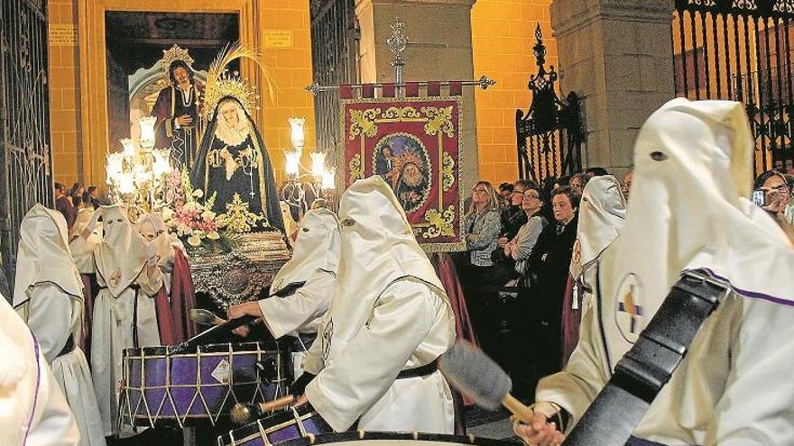 La procesión del Santo Entierro de Vila-real es impresionante.