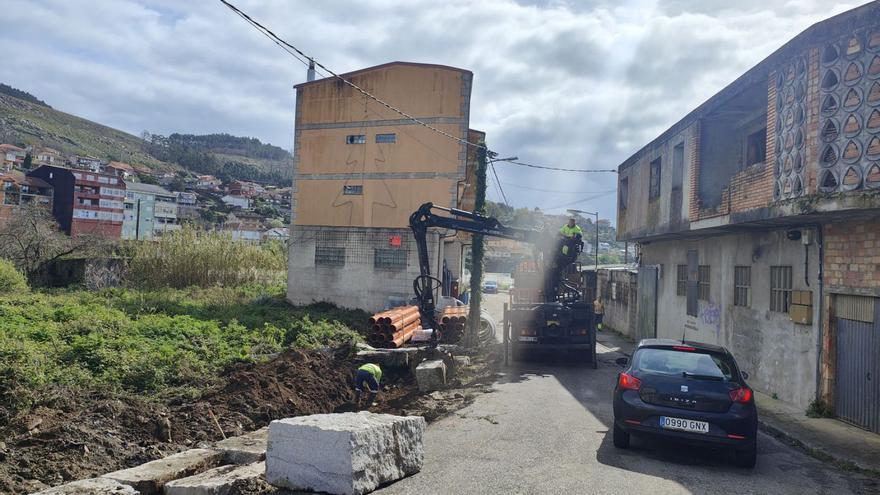 La obra de la Baixada de Manolo obliga a cambiar la entrada a Samertolaméu y deja una sola salida