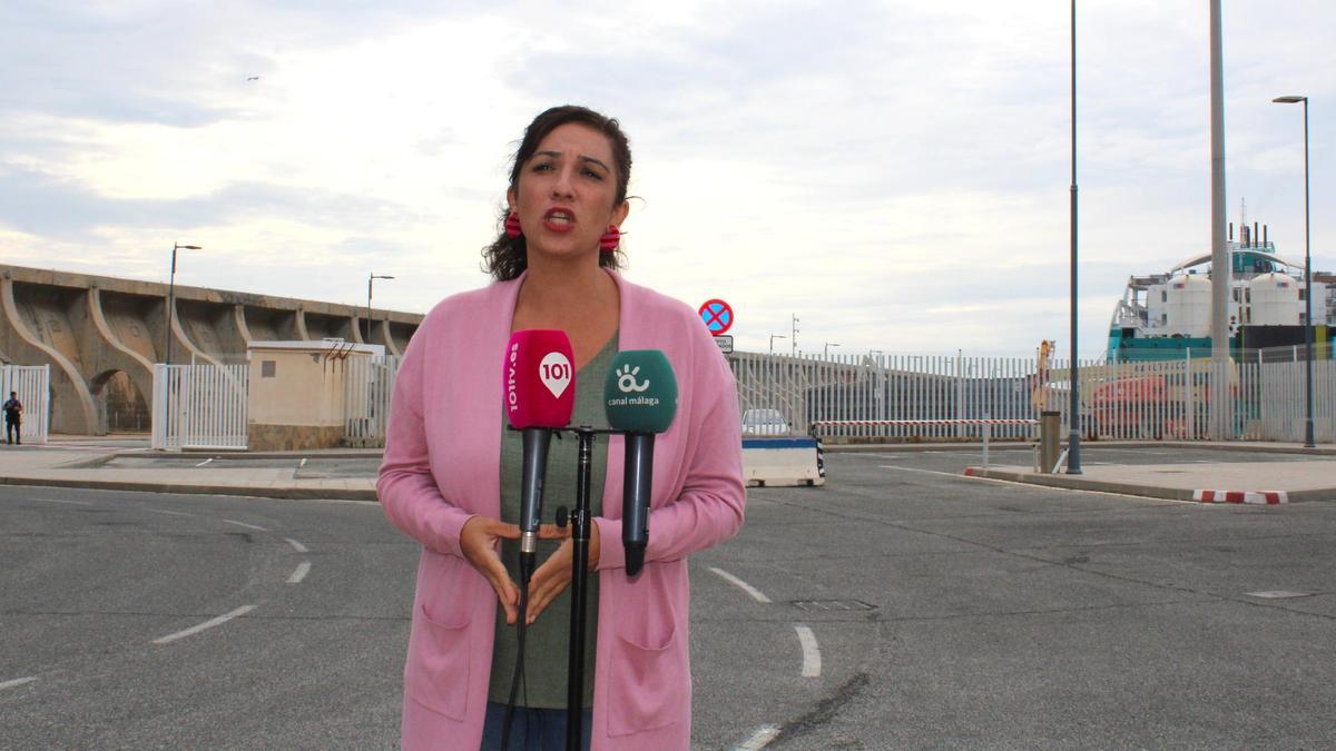 La concejala portavoz de Con Málaga, la confluencia de Izquierda Unida, Podemos, Verdes Equo, Alianza Verde e Iniciativa del Pueblo Andaluz en el Ayuntamiento de Málaga, Toni Morillas, en una atención a medios