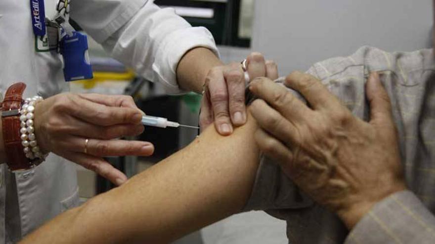 La vacunación contra la gripe ha caído en Extremadura un 22% en diez años