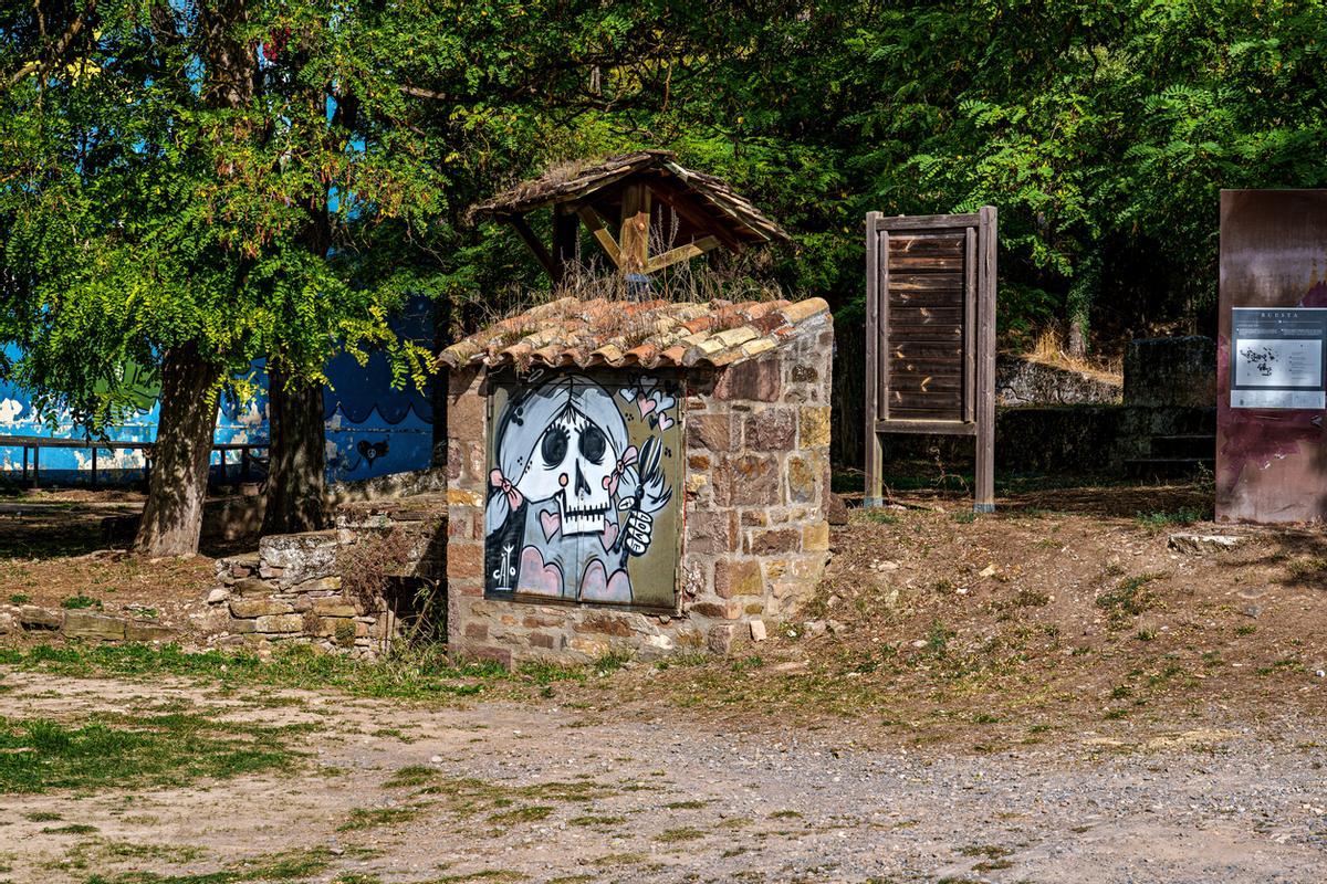 Ruesta abandonó el pueblo junto al embalse Yesa cerca de Jaca, Zaragoza, Aragón, España