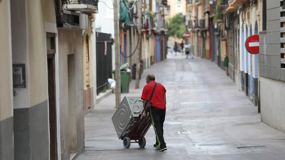 El proceso afecta a cinco edificios de la calle Pignatelli.