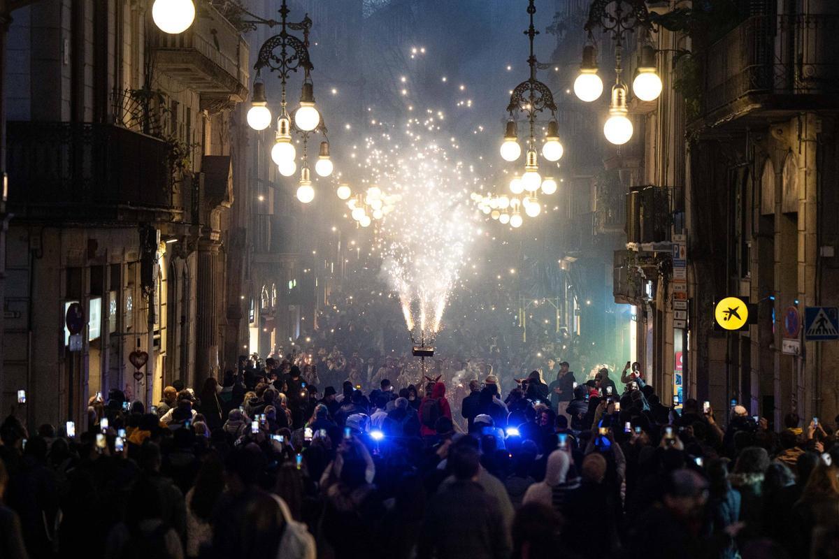 Cercavila conmemorativa de los 425 años de los Gegants del Pi.