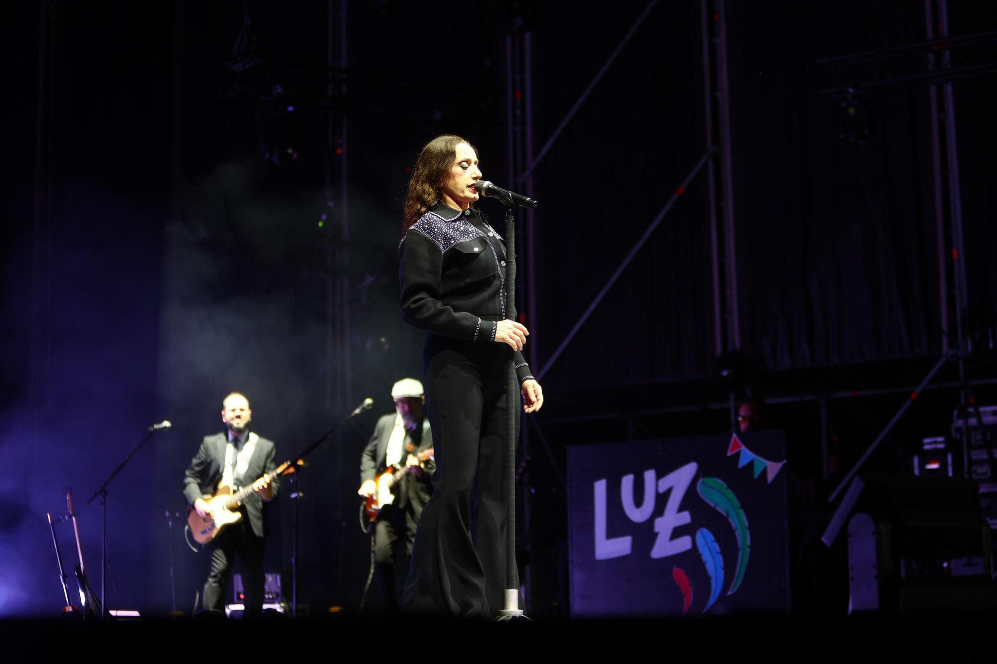 Luz Casal enciende Los Califas