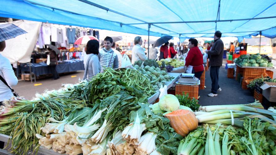 El conflicto del mercadillo del Martínez Valero se enturbia