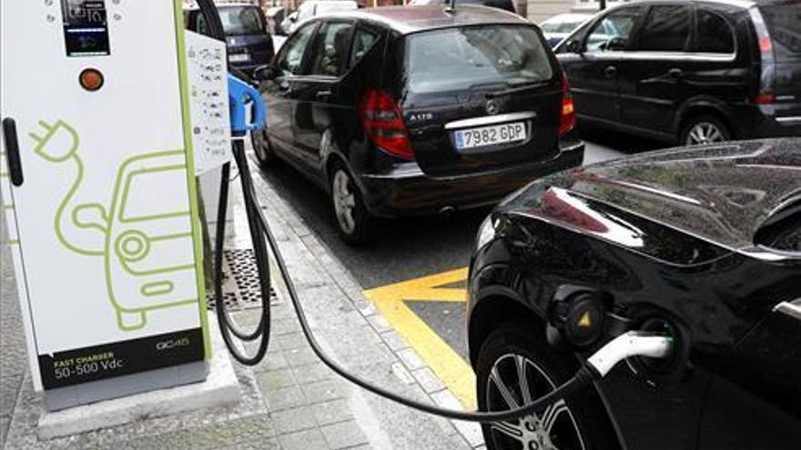 Extremadura tiene un parque de 624 vehículos eléctricos