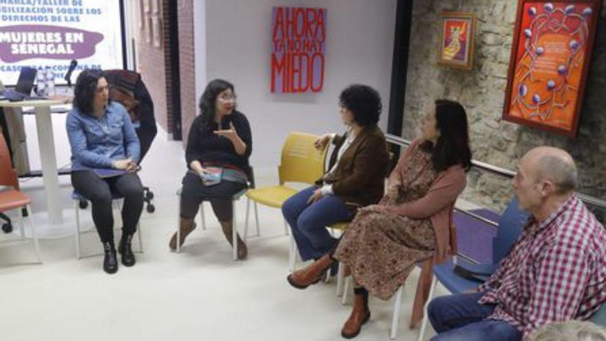 Avilés da visibilidad a los derechos negados a la mujer senegalesa