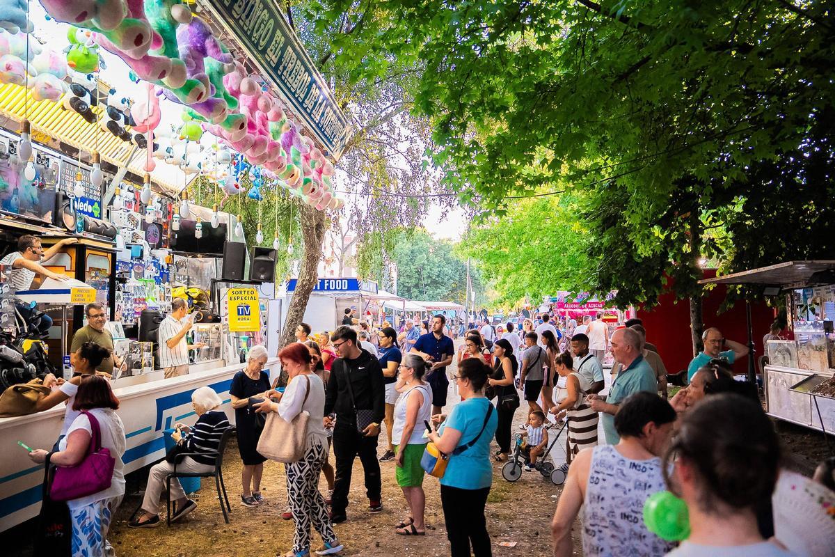 Coia celebra sus fiestas con música, atracciones y mucho calor