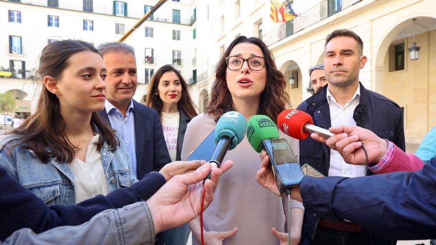 Declaraciones de Aitana Mas en la presentación de la candidatura de Compromís ante la Junta Electoral Provincial.