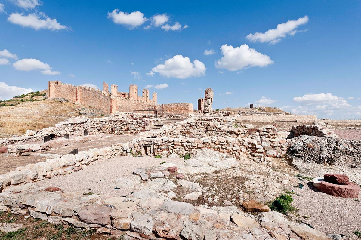 La muralla del Castillo de Molina