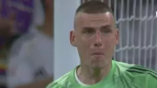 Cabreo de Lunin con los defensas del Madrid