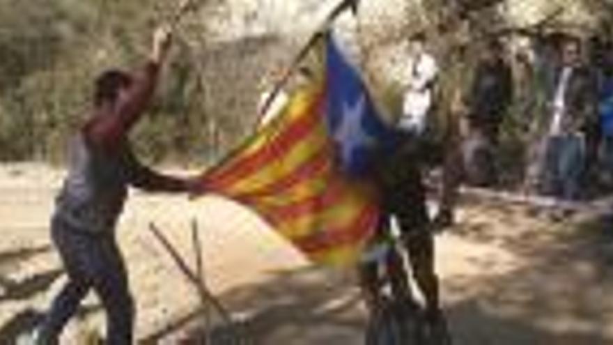 Un biker olímpic denuncia que va caure a la cursa de Banyoles «tapat» per una estelada