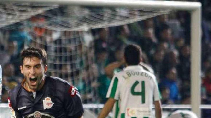 Bastón celebra su gol que decidió el último triunfo del Dépor en Córdoba.