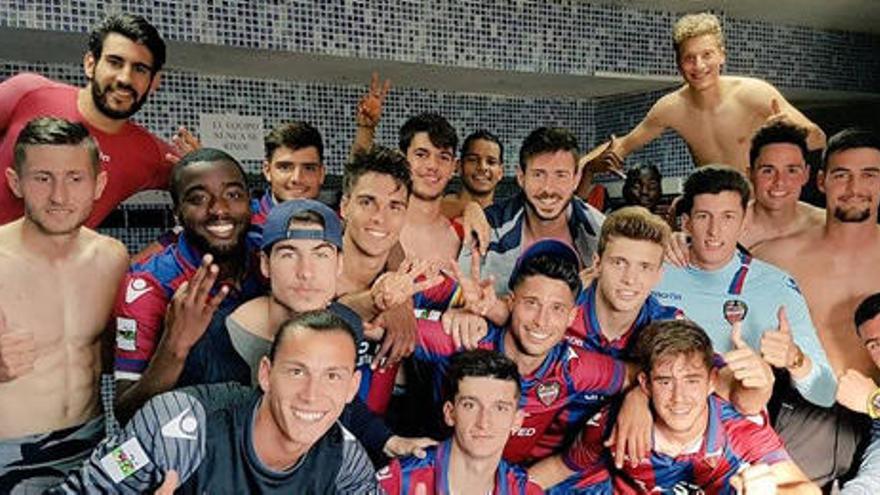 La alegría del Atlético Levante tras una victoria de &#039;play-out&#039;