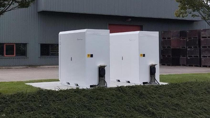 La checa Tesla Group estudia instalar una fábrica de baterías en Asturias