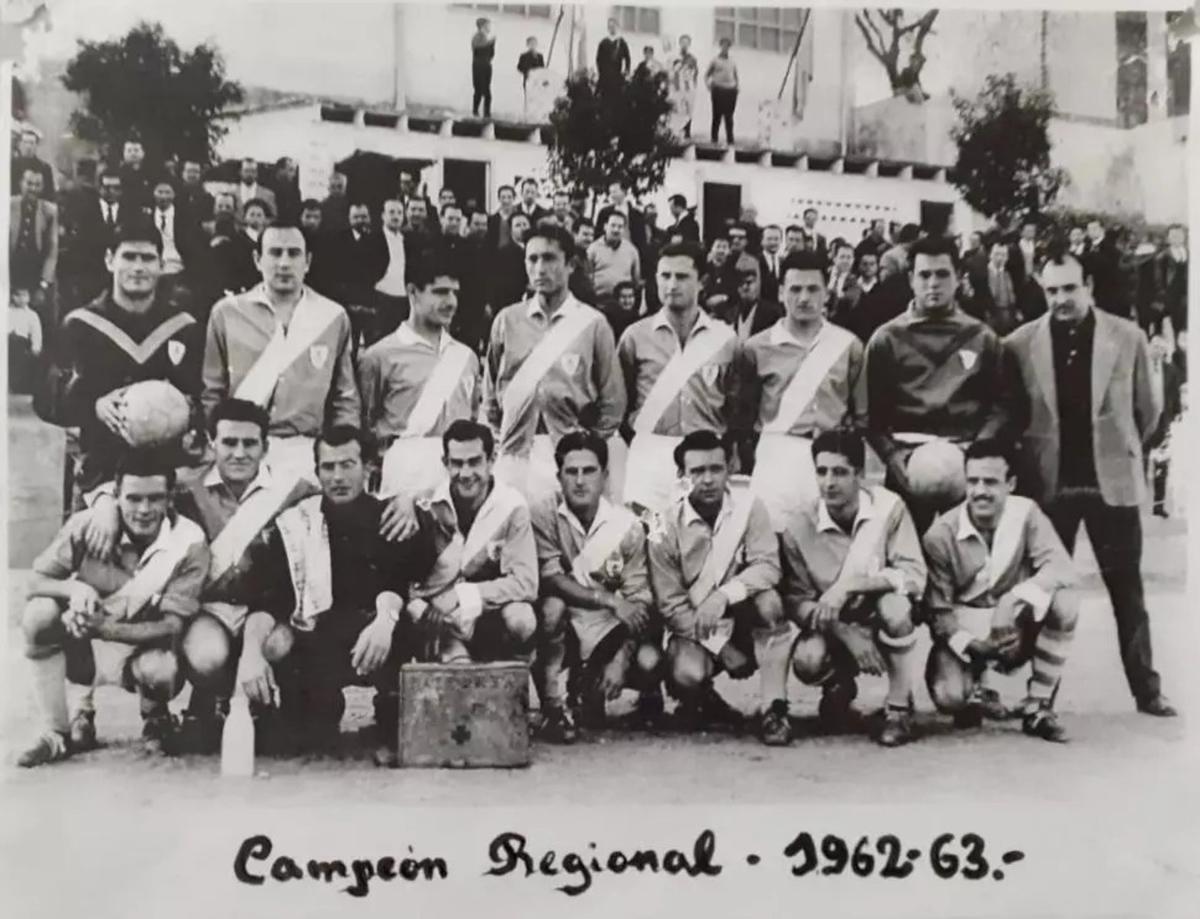 Historic Paiporta CF of the 60s.