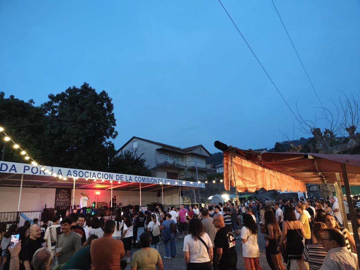 La Xuventude de Cela organizó un festival que contó con la actuación de Silee.