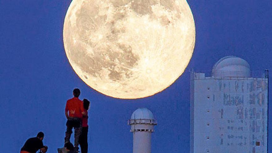 Wenn das Wetter mitspielt, wird man am 14.11. auch auf Mallorca den Riesenmond sehen.