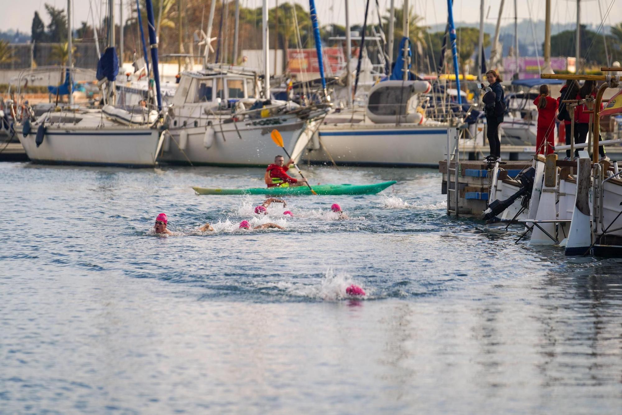 Todas las imágenes de la Copa de Nadal de natación en Ibiza