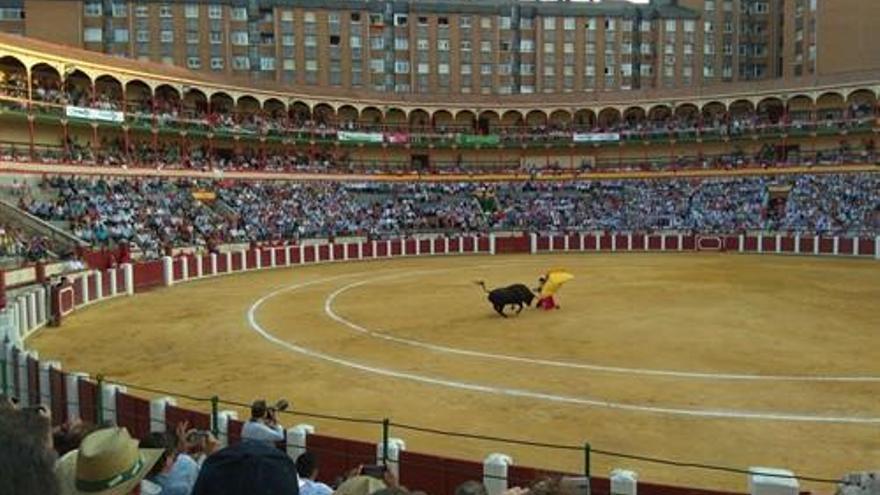 Las plazas de toros pueden abrir con un aforo del 50% y hasta 800 personas