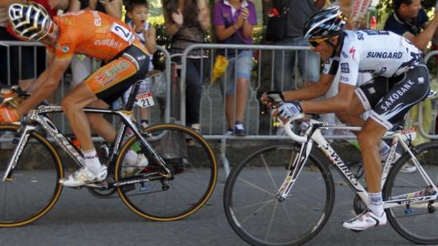 Samuel y Contador, en los últimos metros.