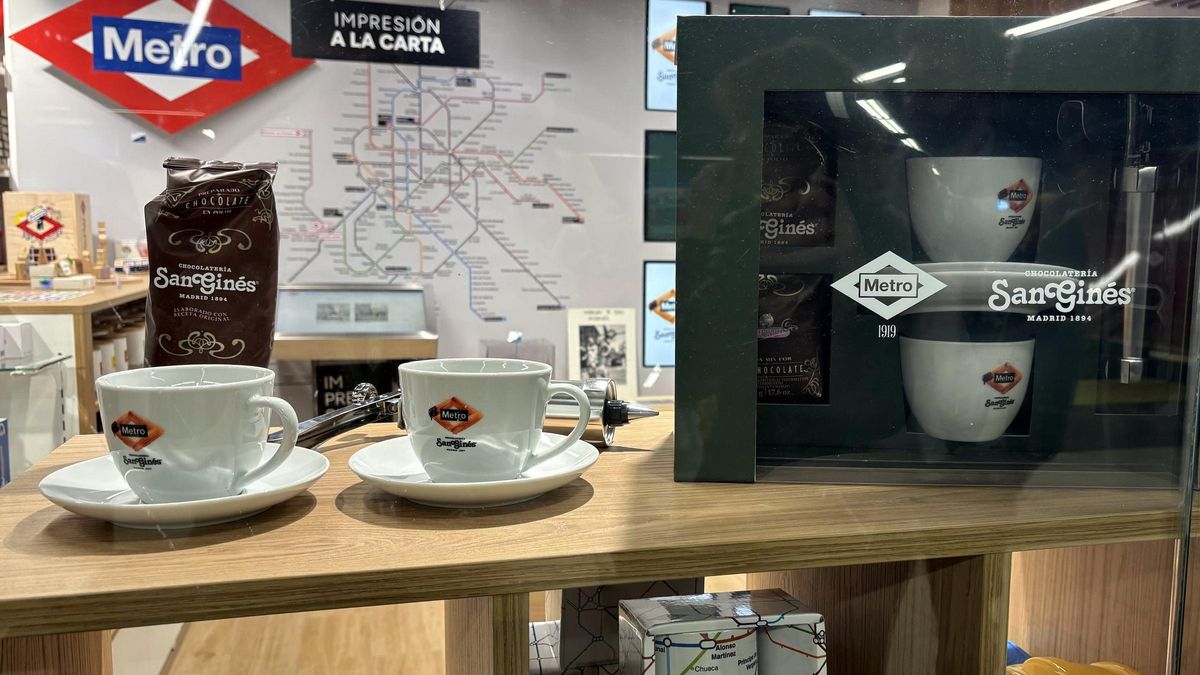 Metro de Madrid y San Ginés celebran los 100 años de la estación de Ópera con productos de edición limitada: así puedes conseguirlos