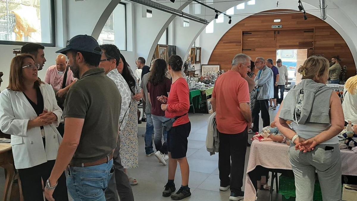 En imágenes: Ambiente en la feria de antigüedades de Colunga