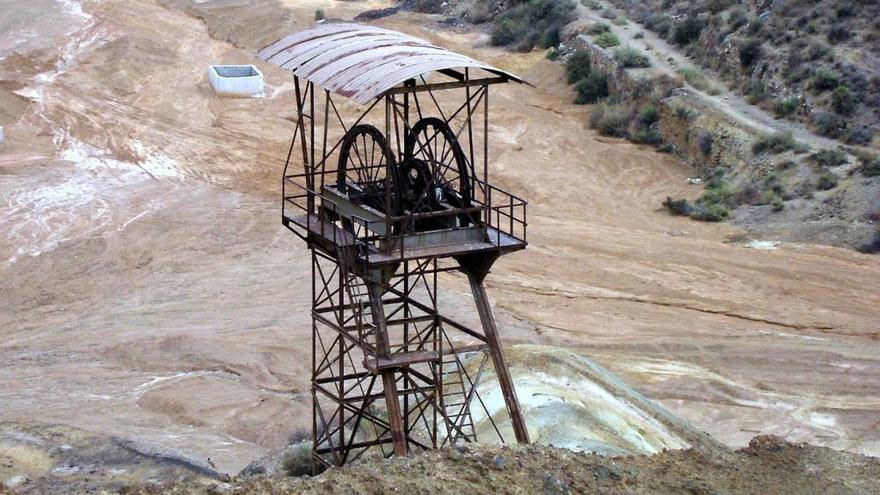 Restos mineros en Mazarrón en una mina abandonada.