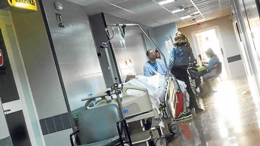 El Hospital Vega Baja habilita camas en los pasillos por la falta de espacio