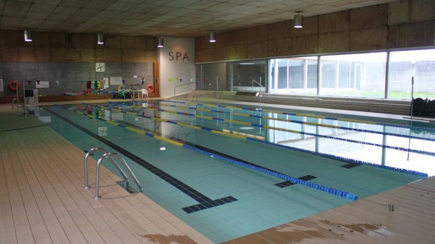 A Laracha saca a contratación la reforma de la piscina por más de 130.000 euros