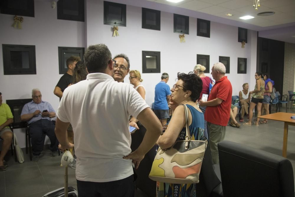 Desalojados de Pinet en el hogar del jubilado mde Llutxent.