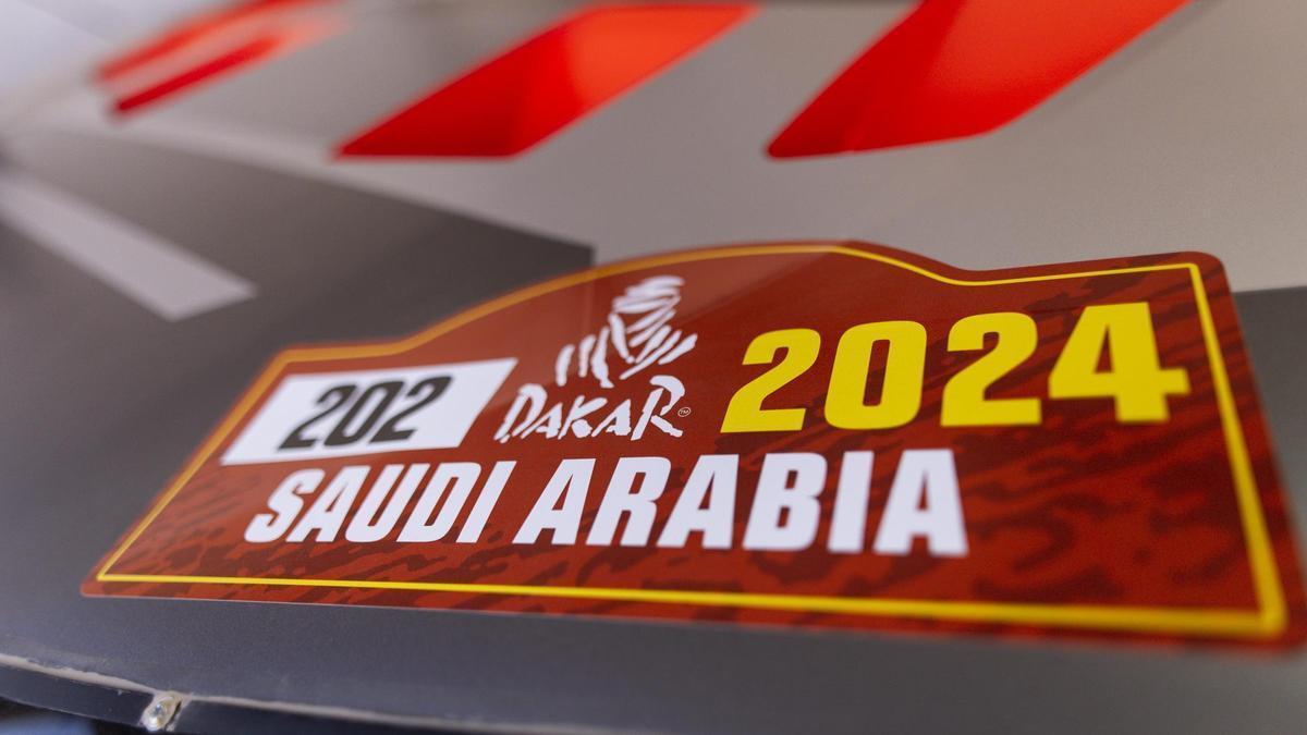 Una pegatina del Rally Dakar que se disputa en Arabia Saudí.