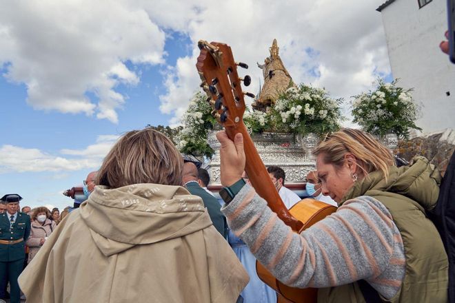 Así ha sido la bajada de la Virgen de la Montaña en Cáceres