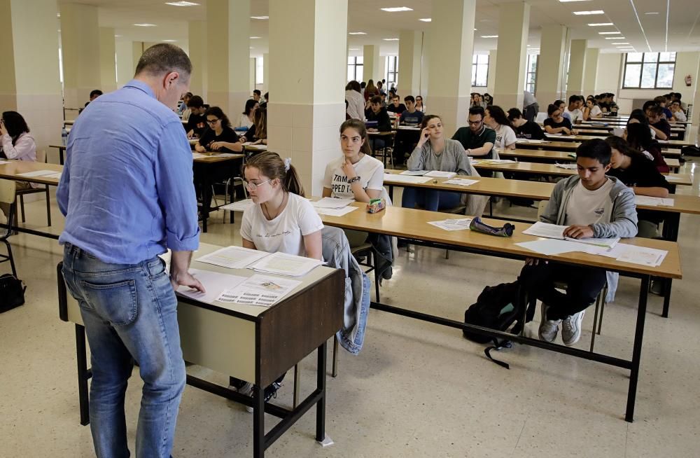 EBAU 2019 en Asturias: primer día de exámenes de selectividad en Gijón