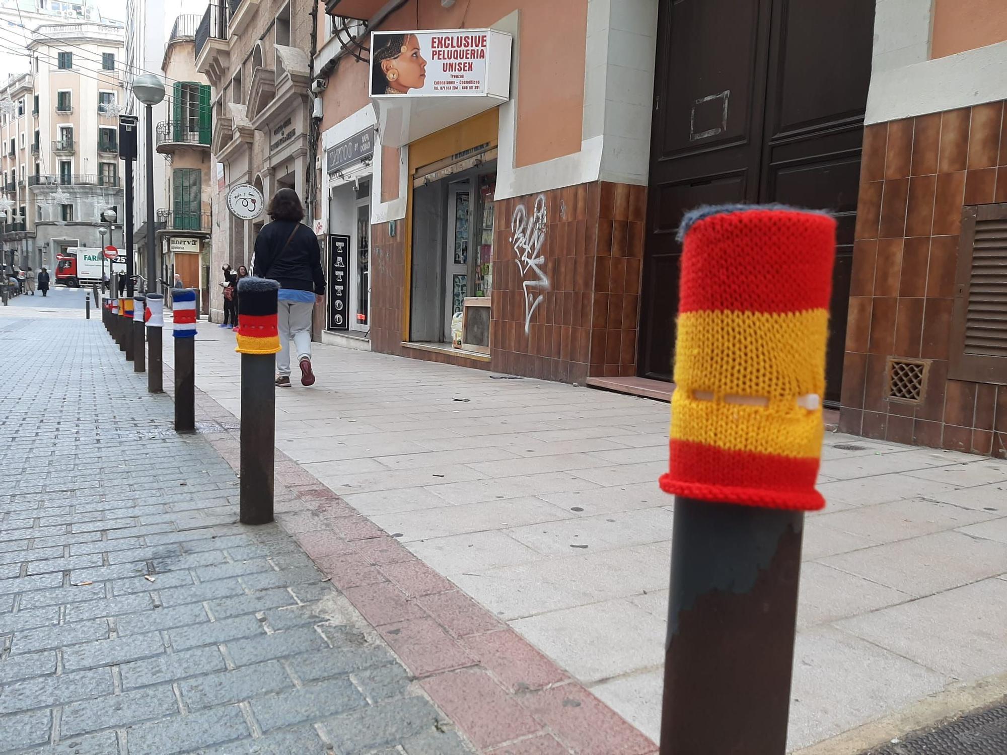 In einer Straße in Palma de Mallorca wurde die WM gestrickt