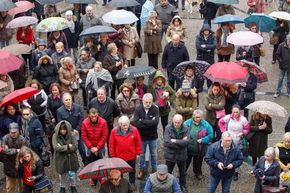 Emotivo minuto de silencio en Gijón por Paz Fernández