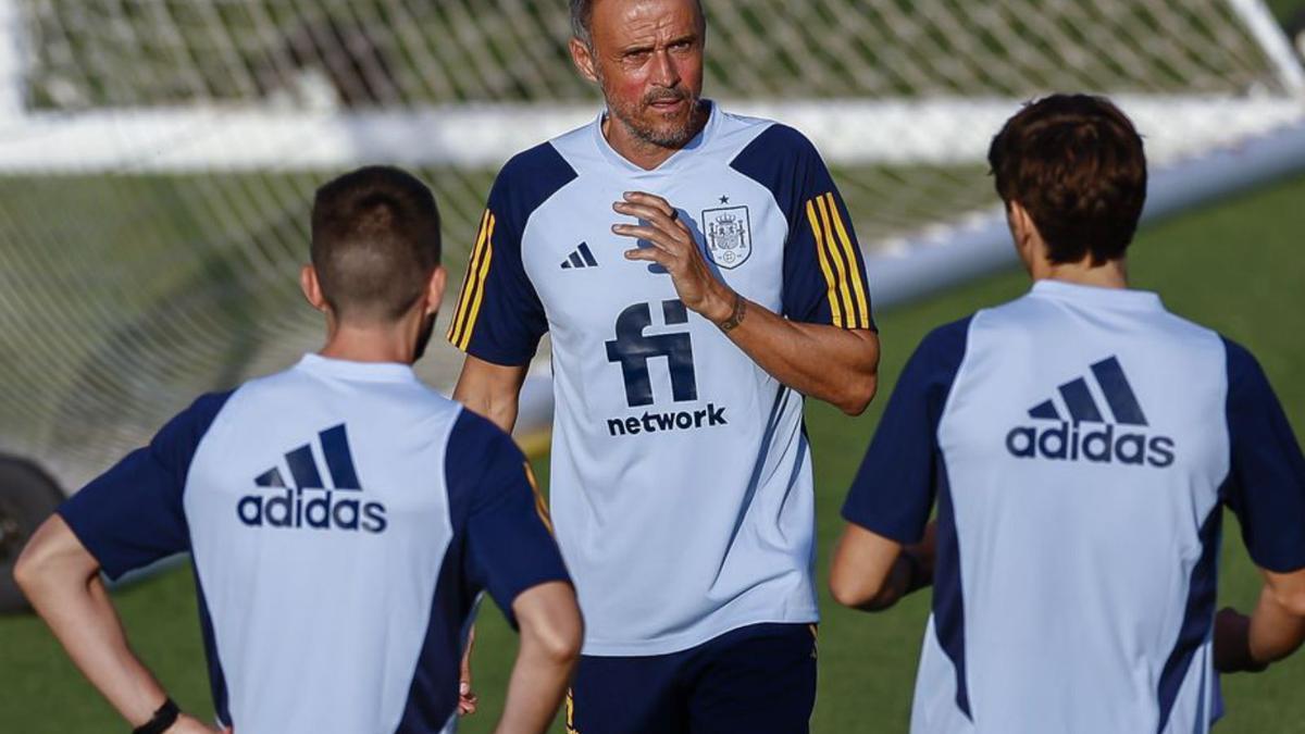 Luis Enrique, en el entrenamiento de la selección. |   // EFE