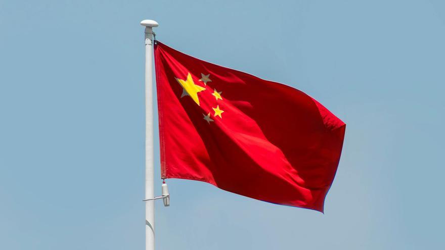 China responde a Estados Unidos y bloquea el uso público de tecnología de Intel, AMD y Microsoft