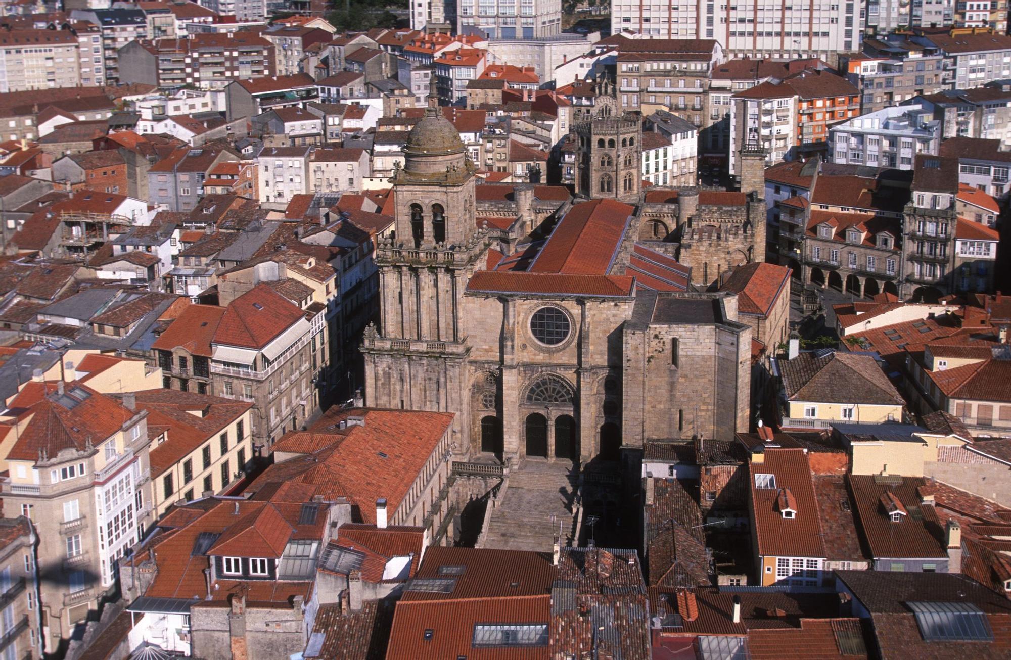 La catedral de Orense vista desde lo alto