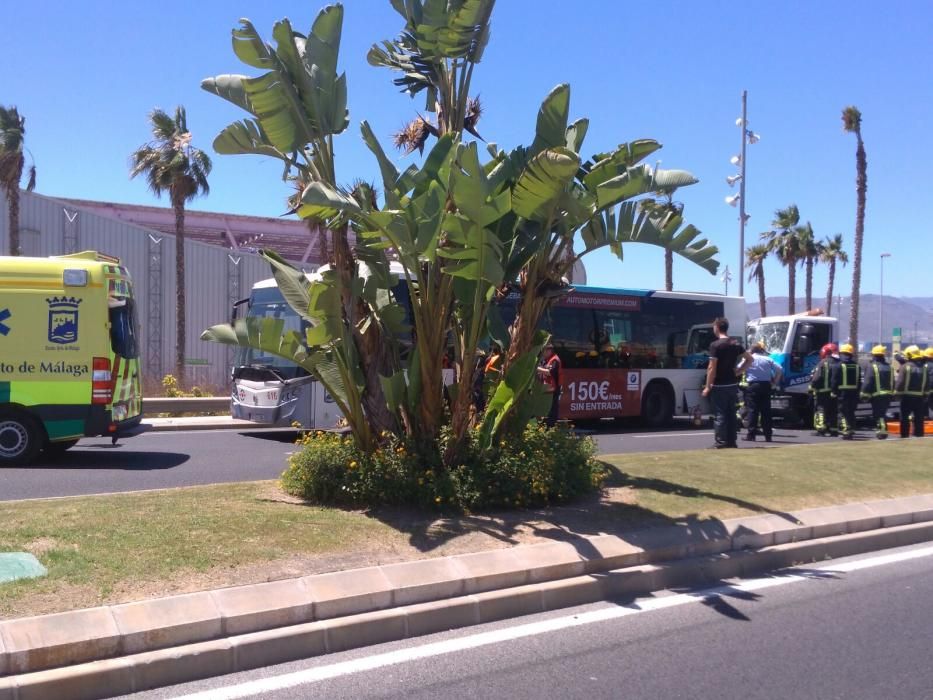 Accidente con un autobús de la EMT.