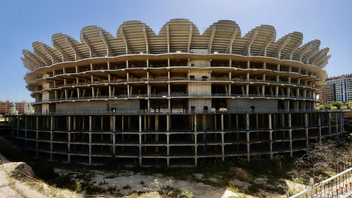 Las obras para la construcción del Nou Mestalla llevan más de una década paradas.
