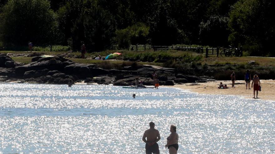 Sanidade tilda de «excelente» la calidad del agua del 93% de las playas de Arousa