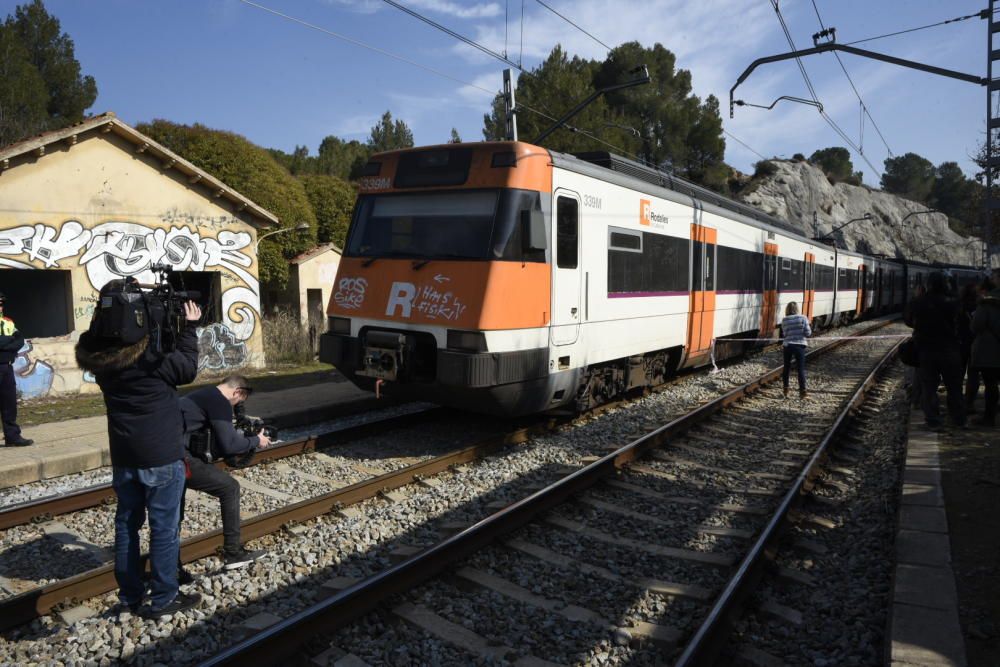 L'endemà de l'accident: fotos dels dos trens i dels treballs dels operaris